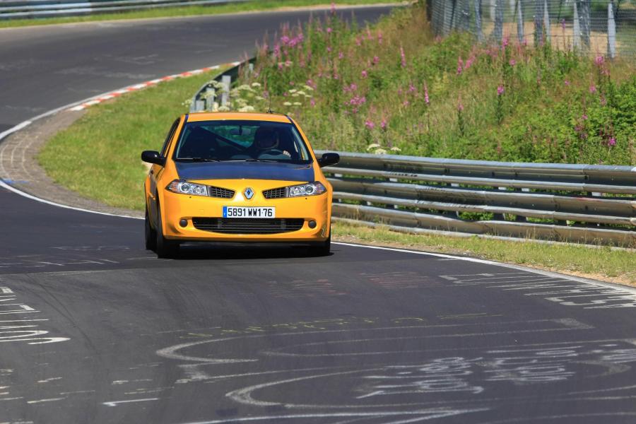  Renault Megane RS R26.R 2008 года  (фото 81 из 86)